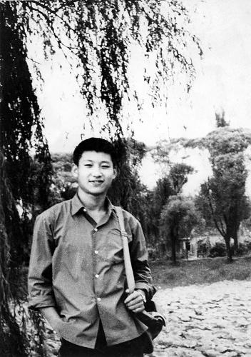這是1972年，插隊(duì)回京探親時的習(xí)近平。